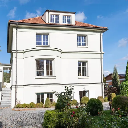 Romanticky Se Starozitnym Interierem Apartament